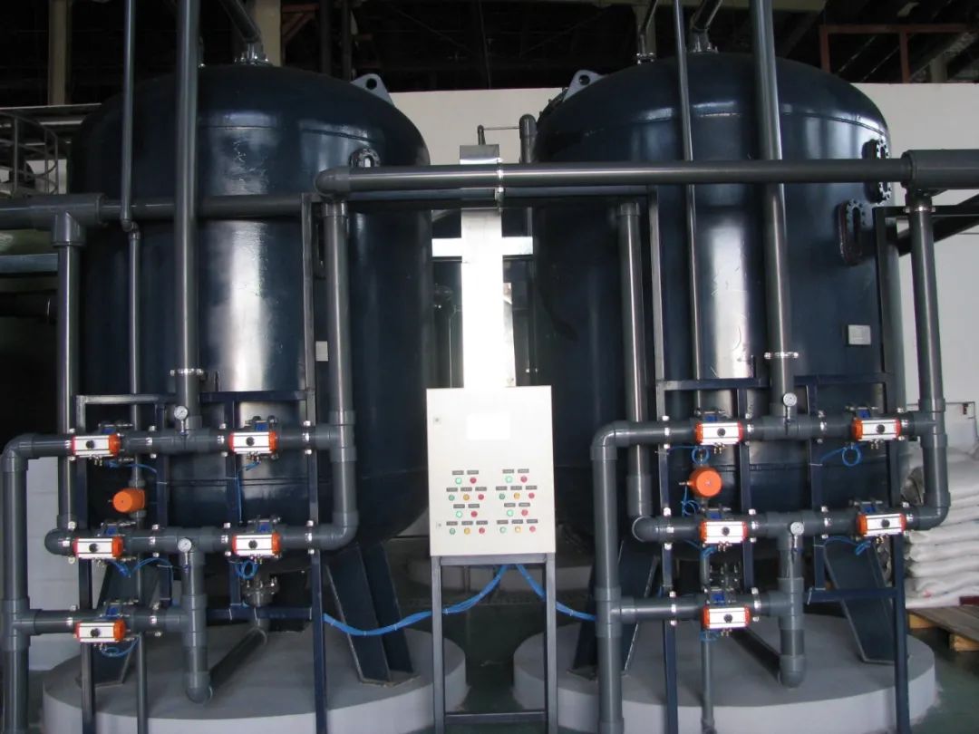 1226-2-1.jpg 1226-2-1.jpg